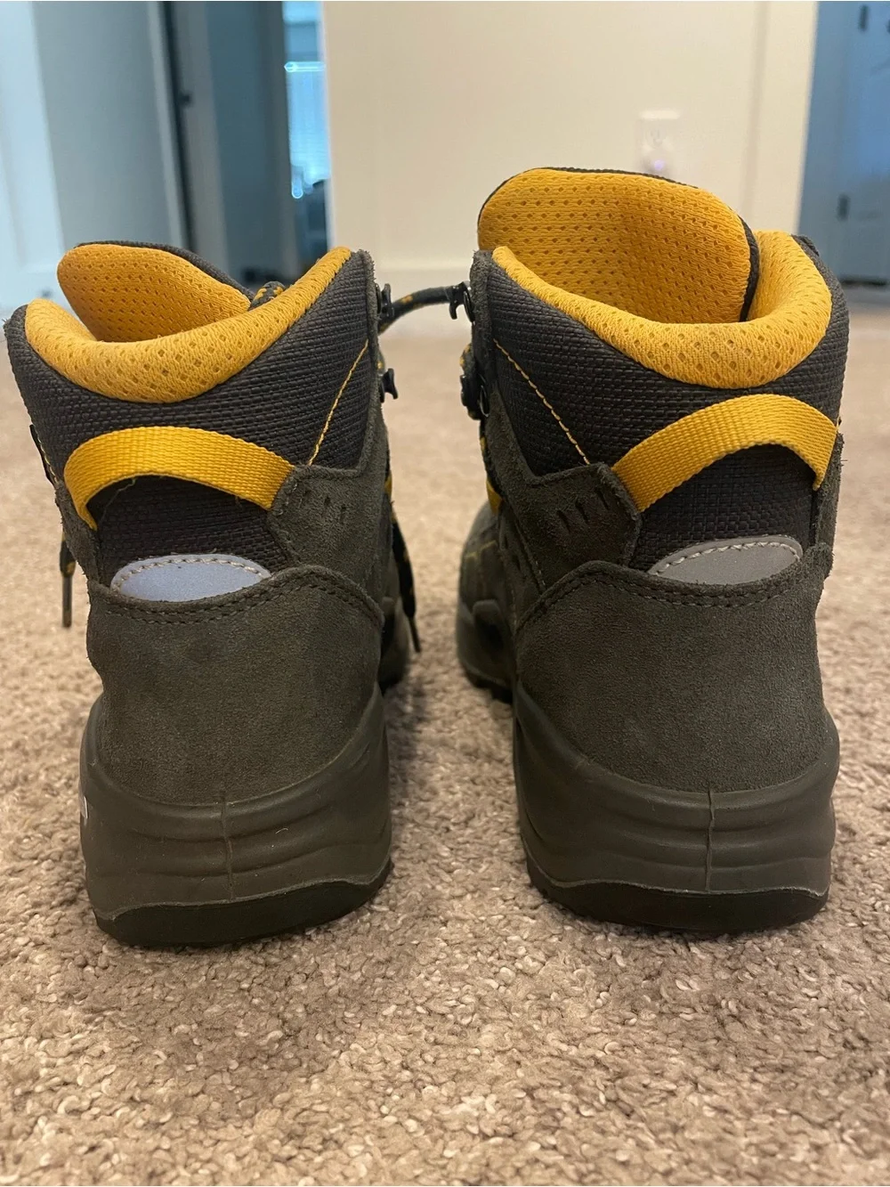 LOWA Kody III GTX MID Junior Gore-Tex Hiking Boots Kids size 2
